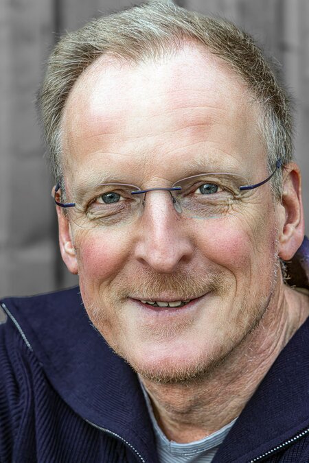 Neu: Dr. Bernd Muellejans 2022 kompr